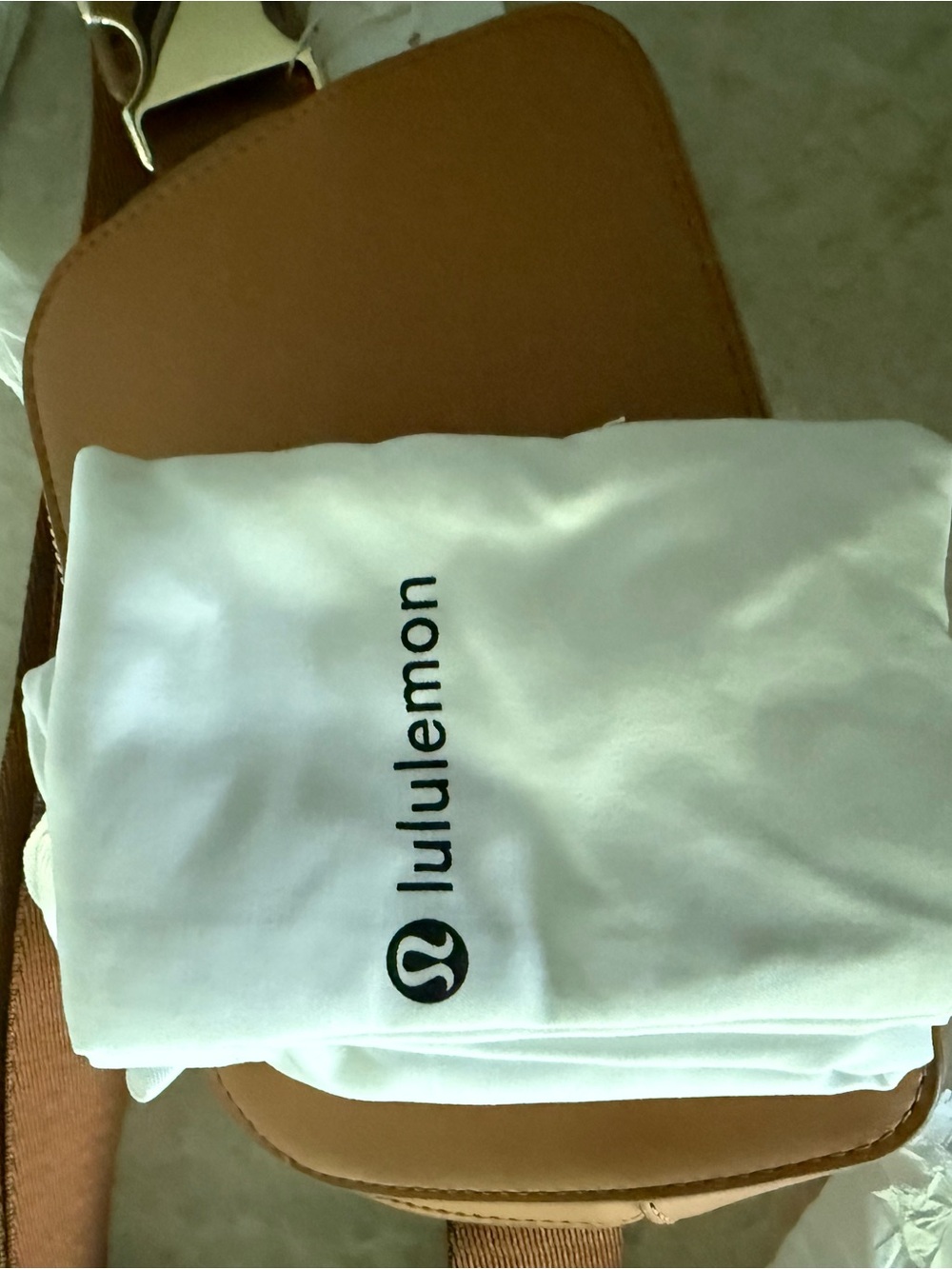 NWT lululemon Everywhere Belt Bag Cactus Leather Chestnut Brown Gold Hardware - Picture 6 of 8